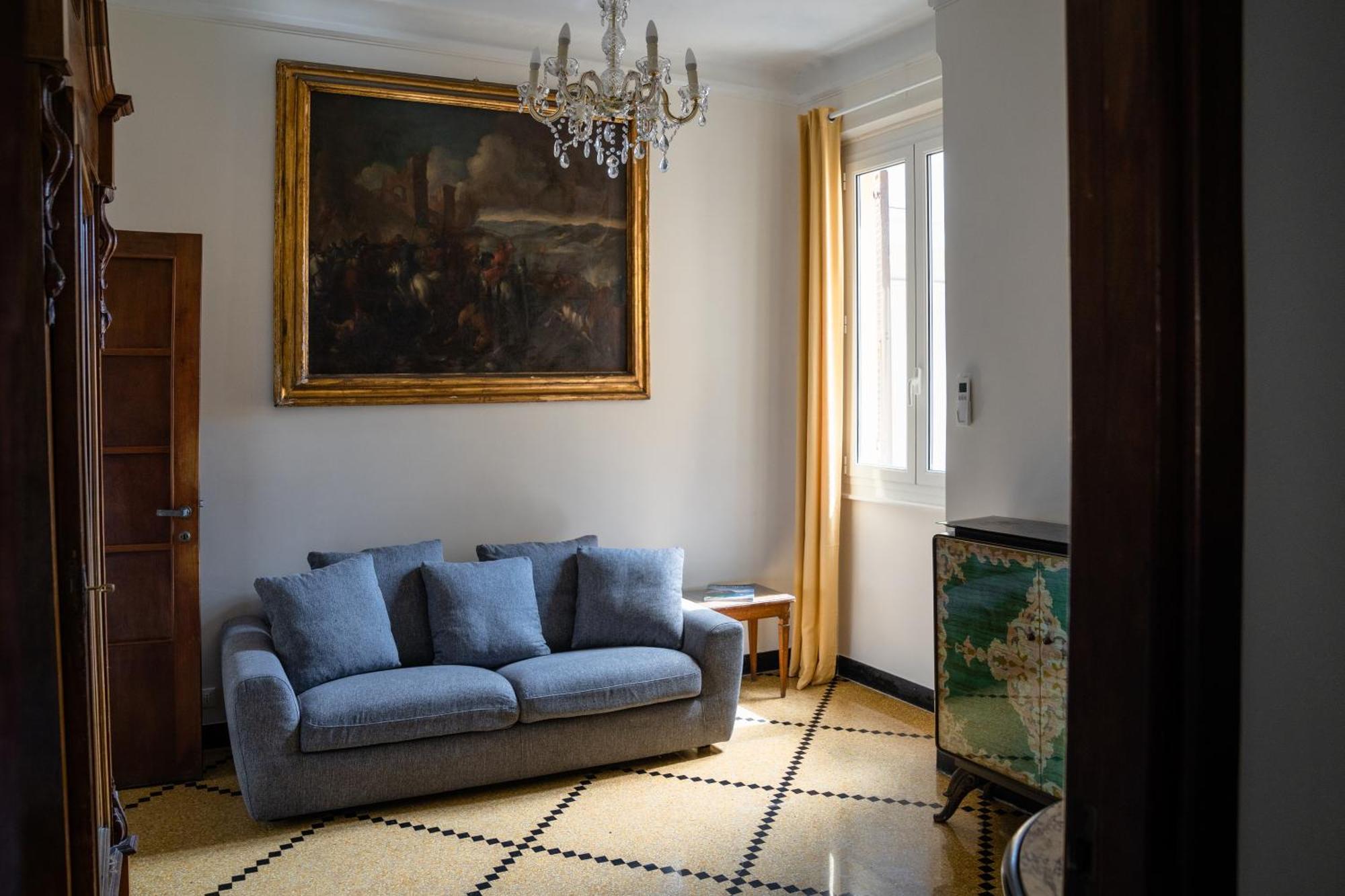 The Chandelier Gênes